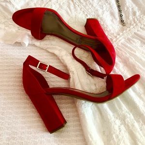 NWT Worthington Red Suede Heels